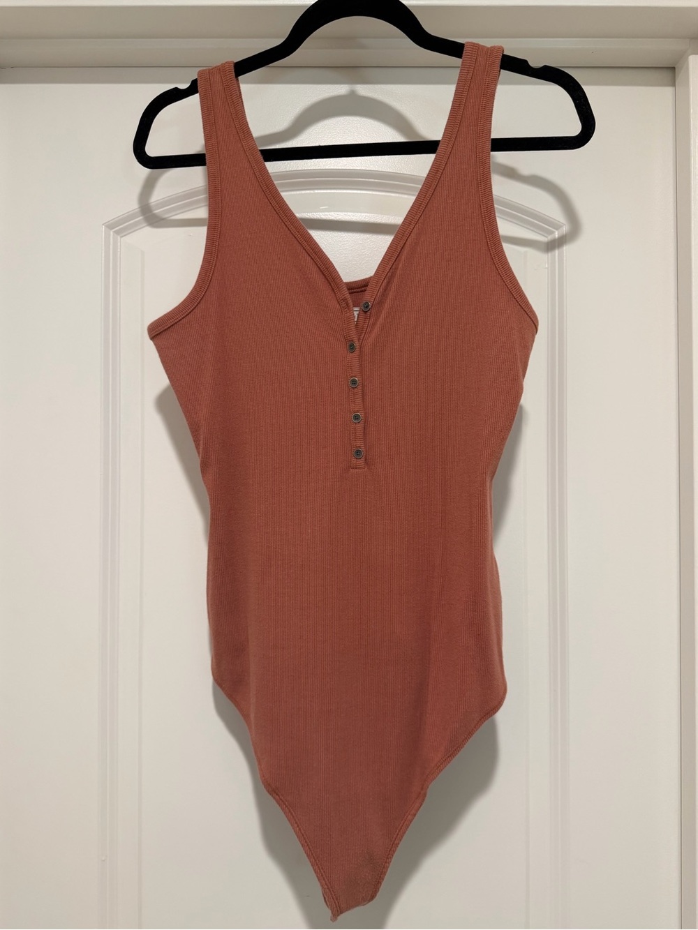 Size XL - Abercrombie & Fitch Rust Ribbed Henley Tank Bodysuit